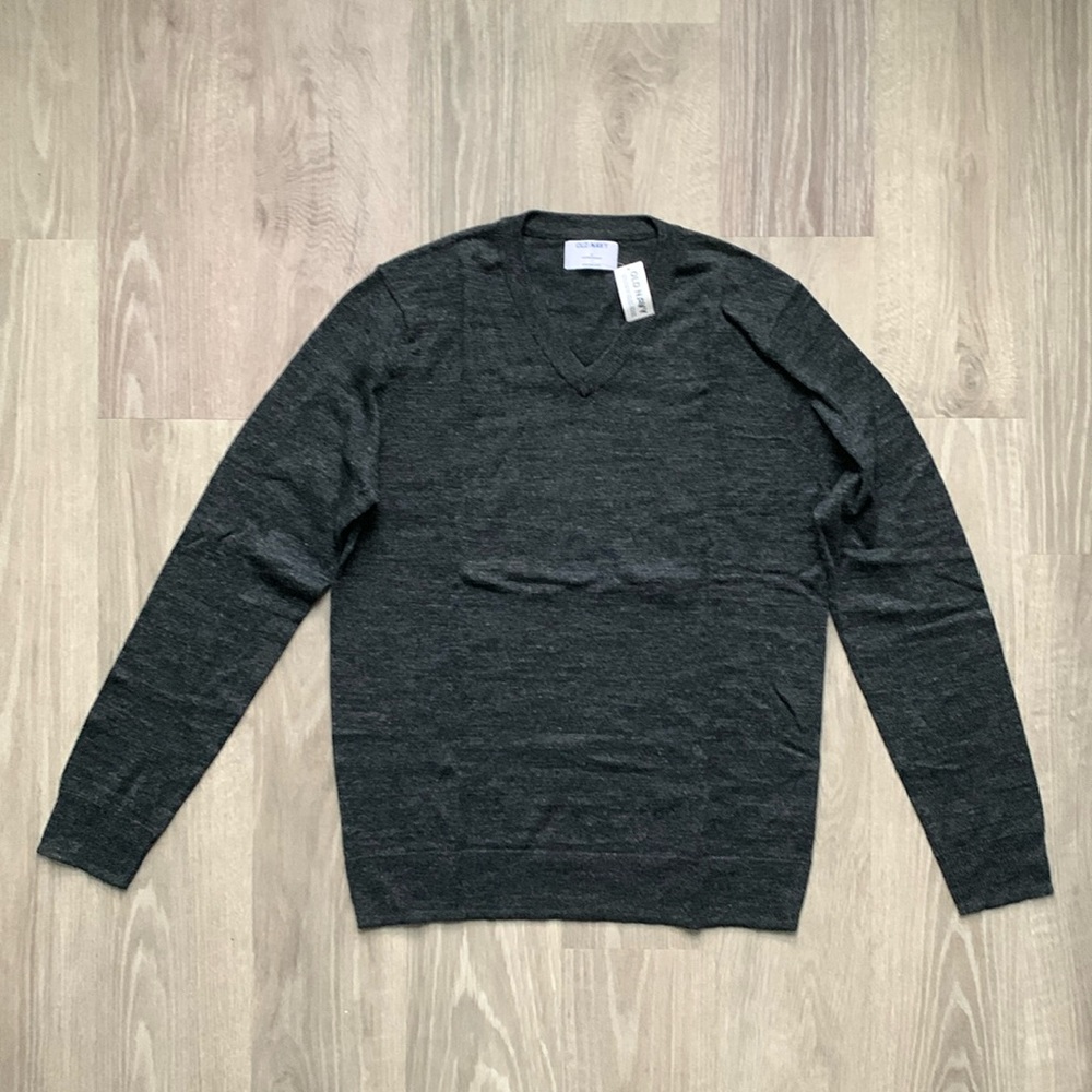 Old Navy V-Neck Sweater (NWT)